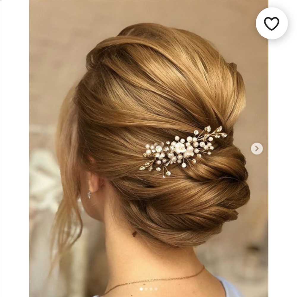 Pearl and crystal bridal hair comb